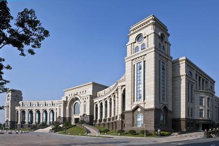 1937年抗日战争爆发后,学校内迁重庆北碚 1929年,复旦大学进行系科改