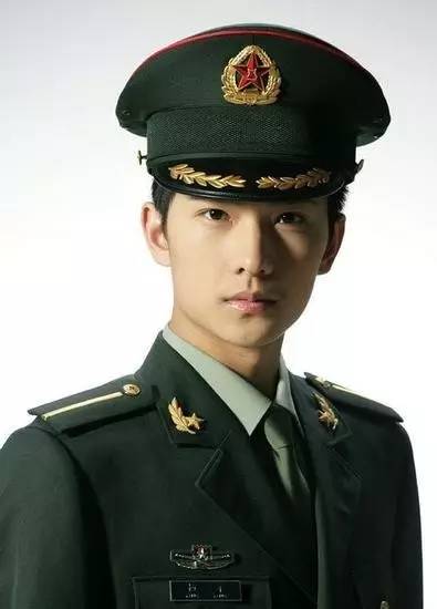 有个熟读兵法的高颜值军人男票是种什么体验?