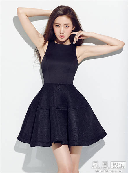 张天爱惊艳写真照全身 t01b596a226ef614b05.jpg?size=442x598