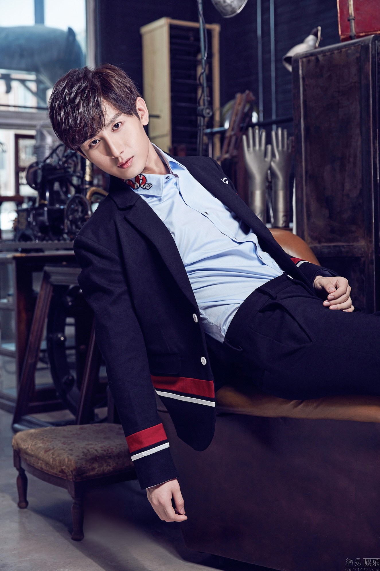 成毅杂志大片优雅蜕变