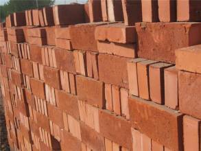 用标准红砖砌空心24墙,一天能砌多少砖?或多少